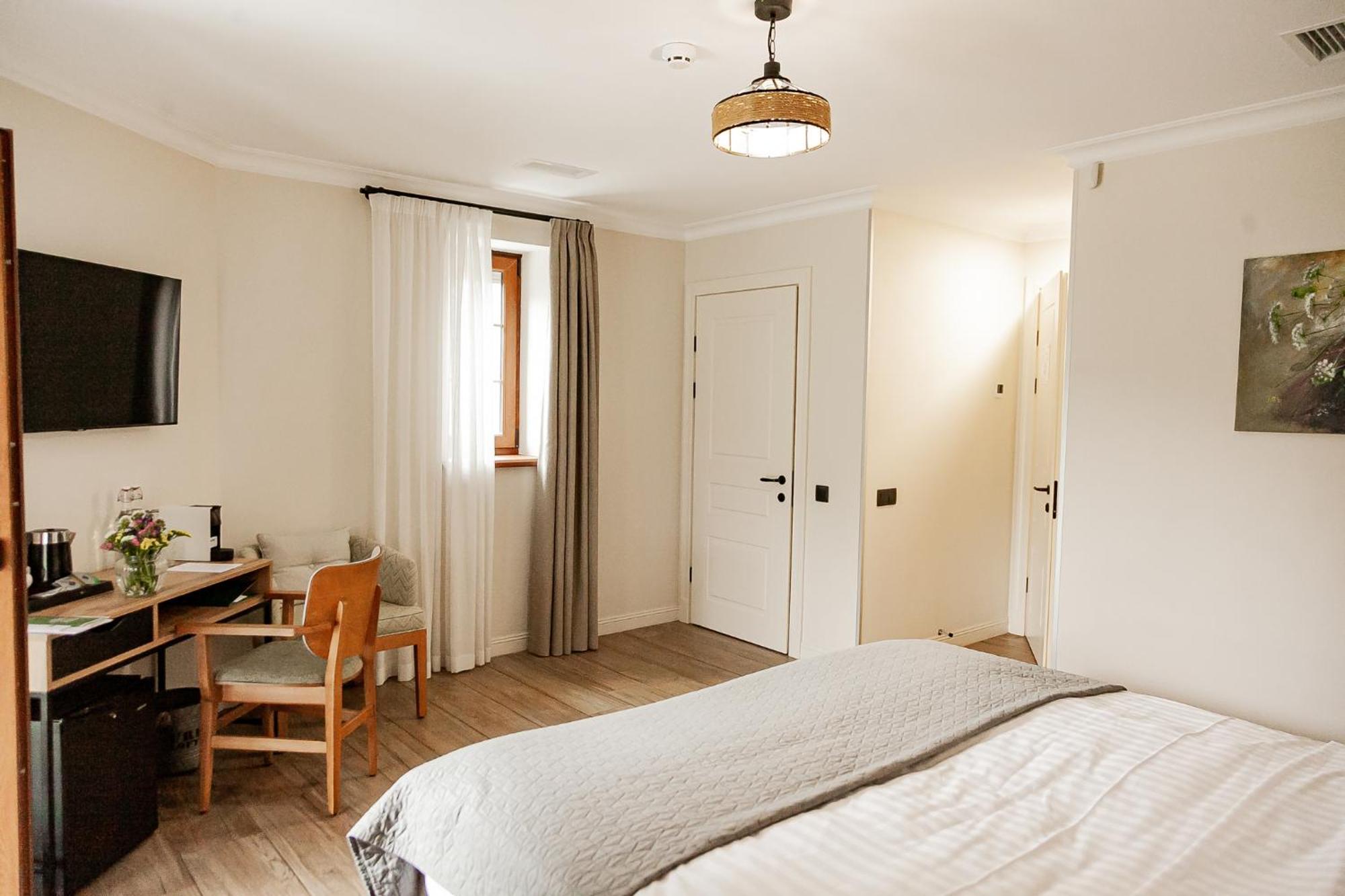 Bobritsa Dacha Hotell Exteriör bild