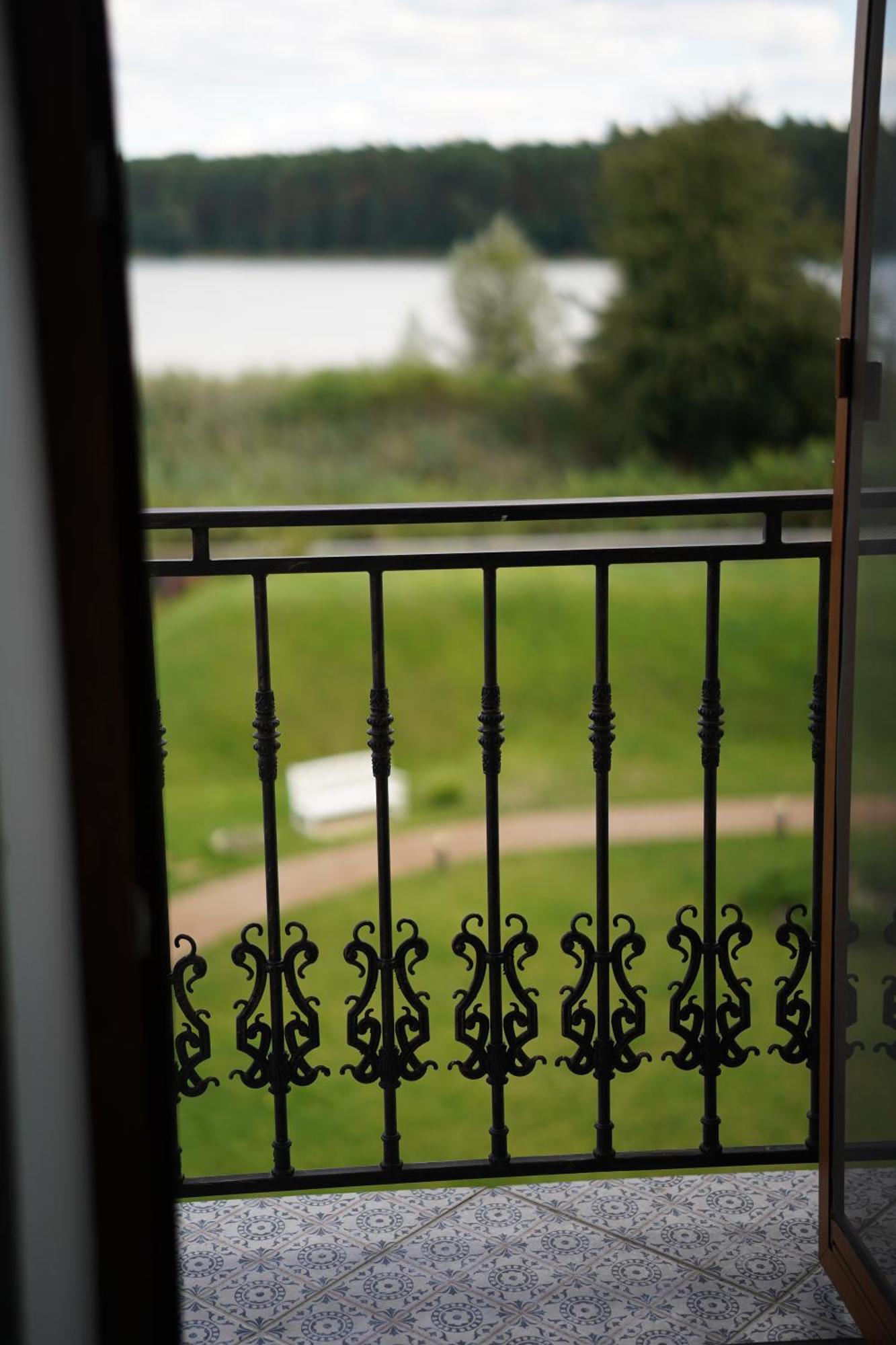 Bobritsa Dacha Hotell Exteriör bild