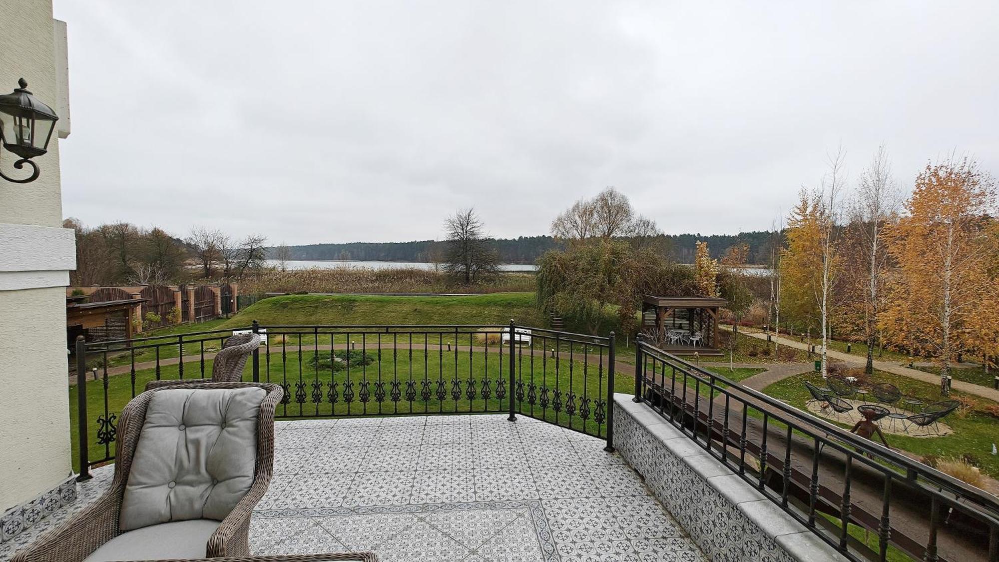 Bobritsa Dacha Hotell Exteriör bild