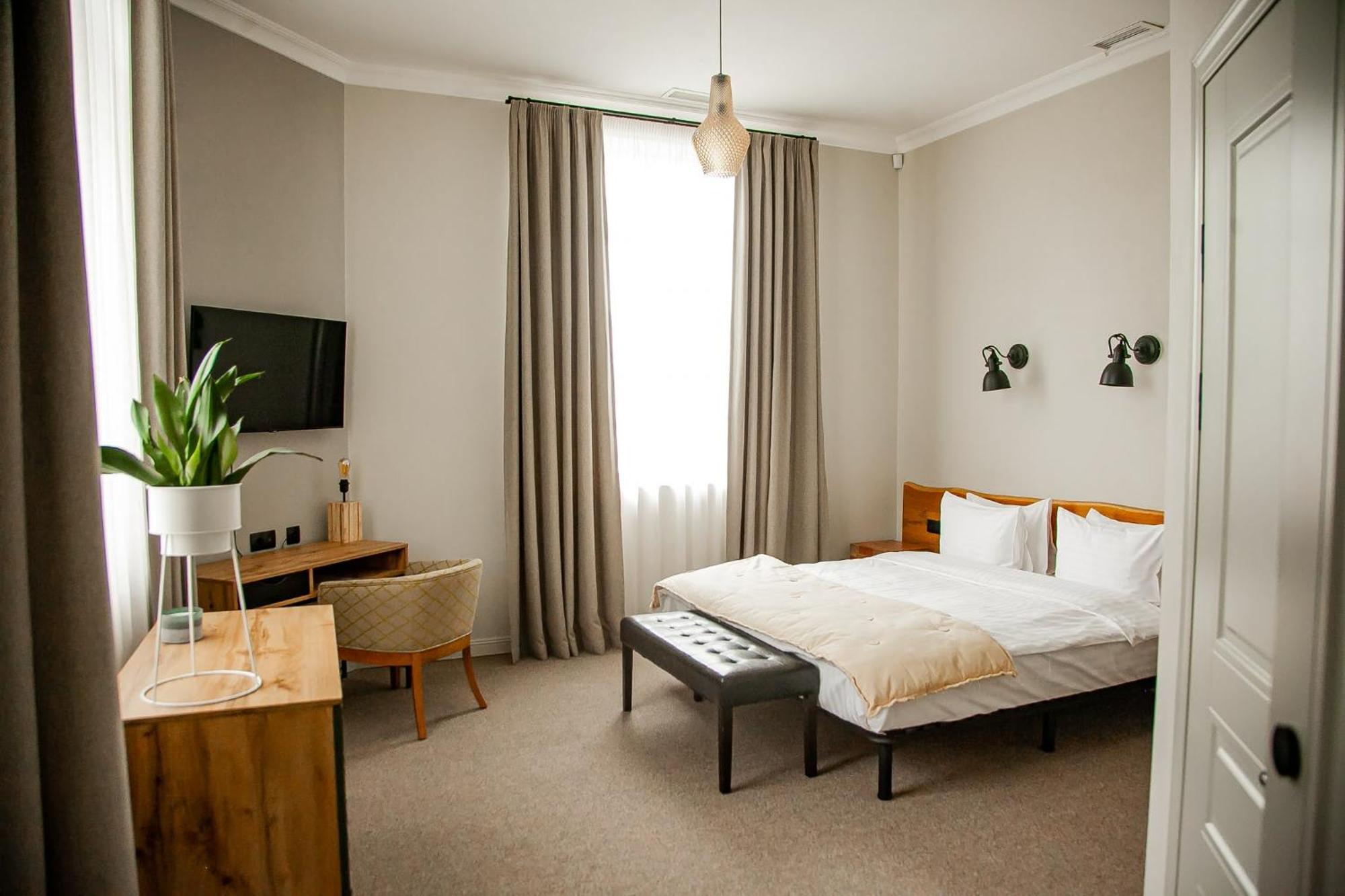 Bobritsa Dacha Hotell Exteriör bild